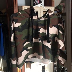 Missguided cropped camo sweatshirt